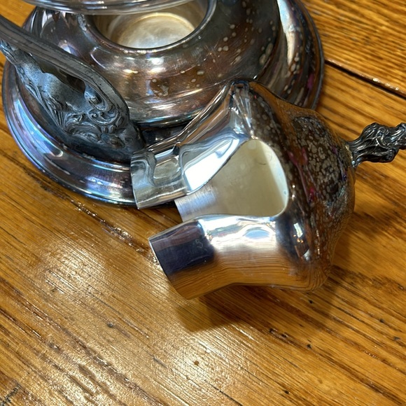Vintage silver plated tilting coffee stand and carafe. No markings. Glass carafe - Picture 6 of 13